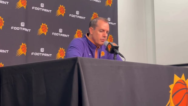 Suns Have No Timetable for Devin Booker, Bradley Beal